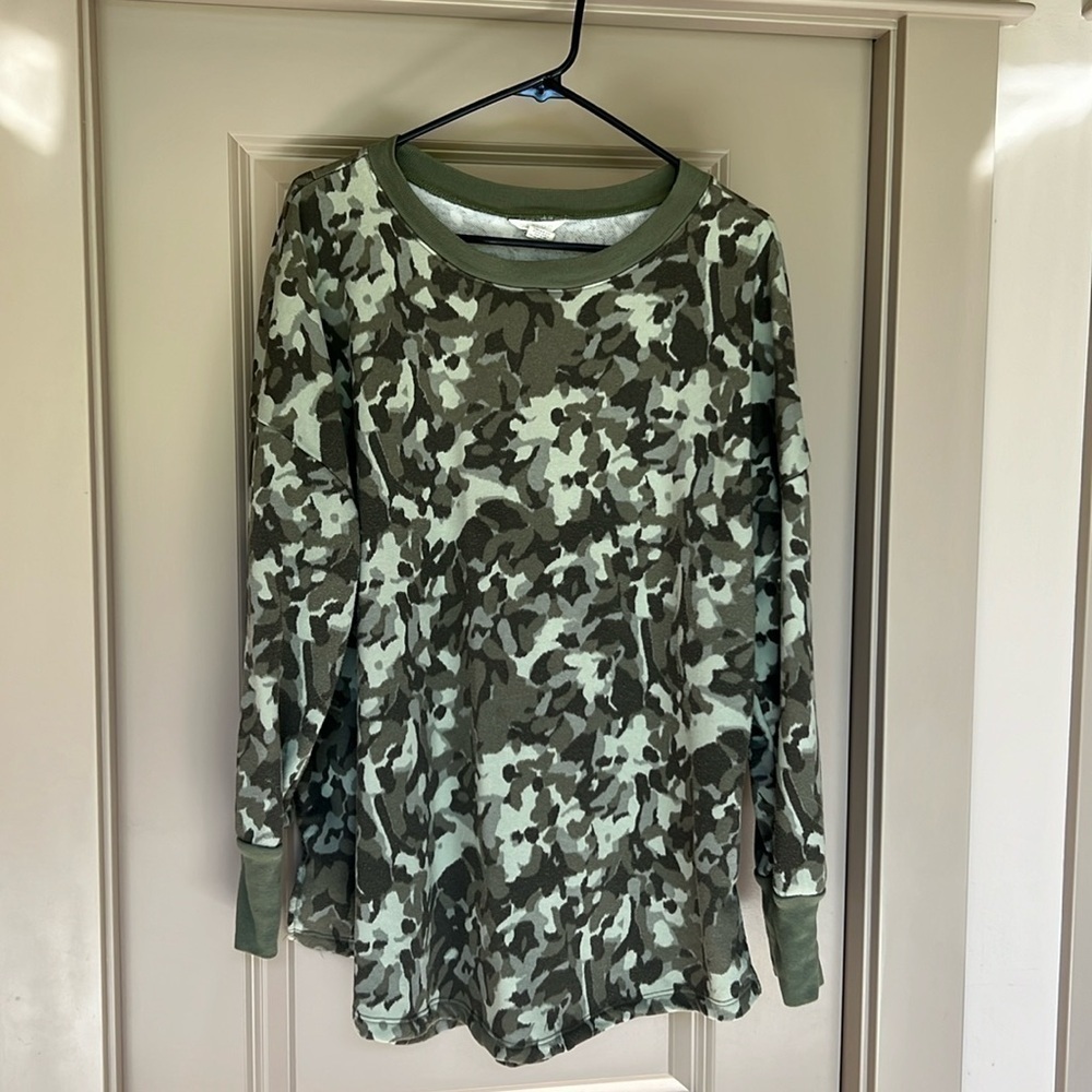 Caslon sweatshirt pullover, French terry fabric, camo pattern, women’s sz XL